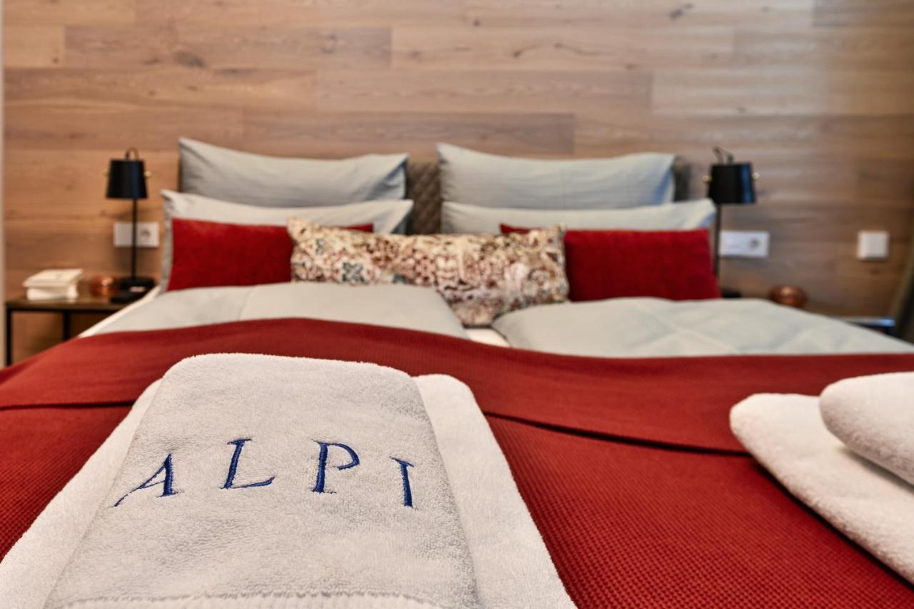 Boutique Chalets Alpi - Private Sauna & Cinema Garmisch-Partenkirchen Exteriör bild