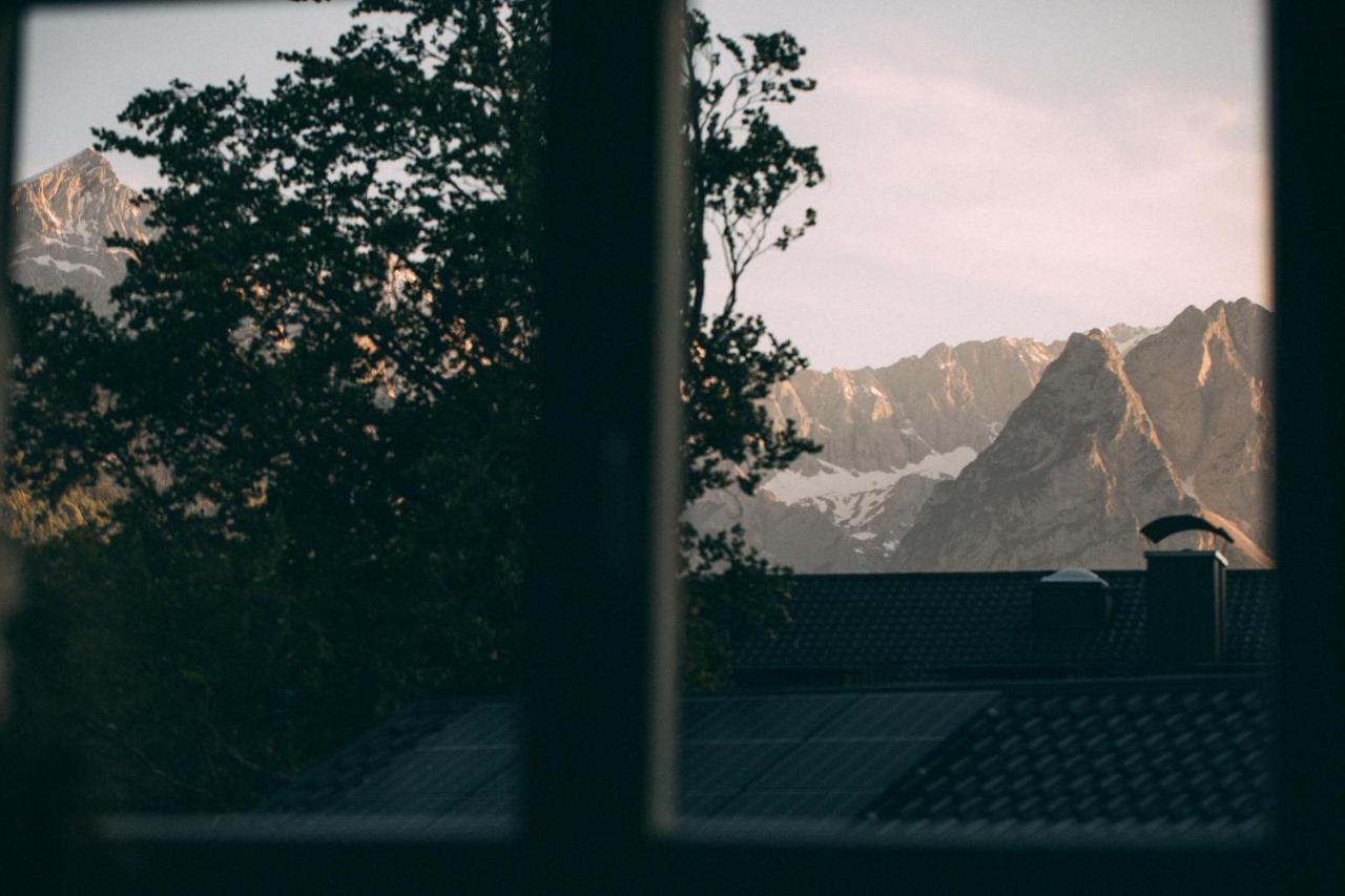 Boutique Chalets Alpi - Private Sauna & Cinema Garmisch-Partenkirchen Exteriör bild