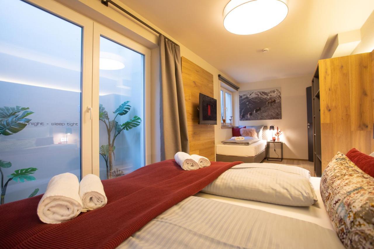 Boutique Chalets Alpi - Private Sauna & Cinema Garmisch-Partenkirchen Exteriör bild