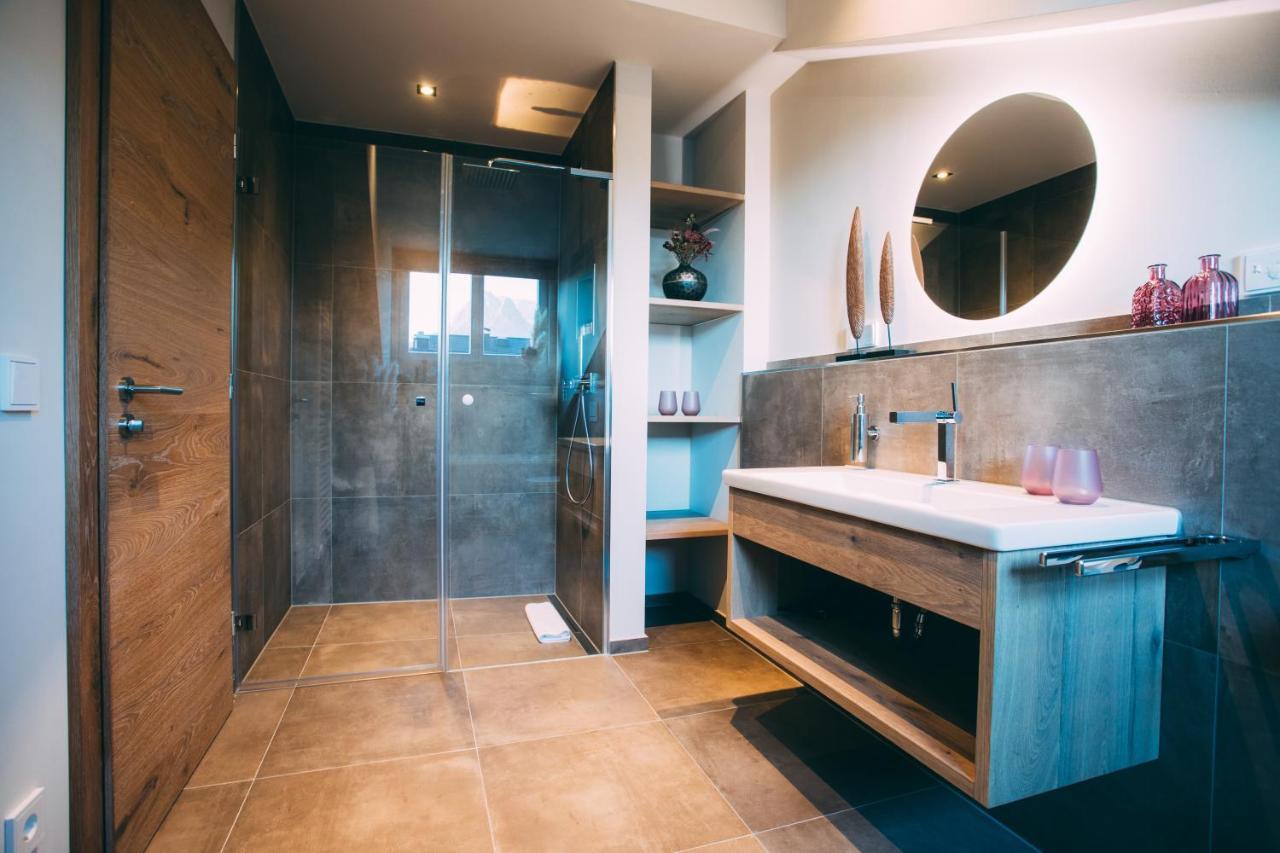 Boutique Chalets Alpi - Private Sauna & Cinema Garmisch-Partenkirchen Exteriör bild