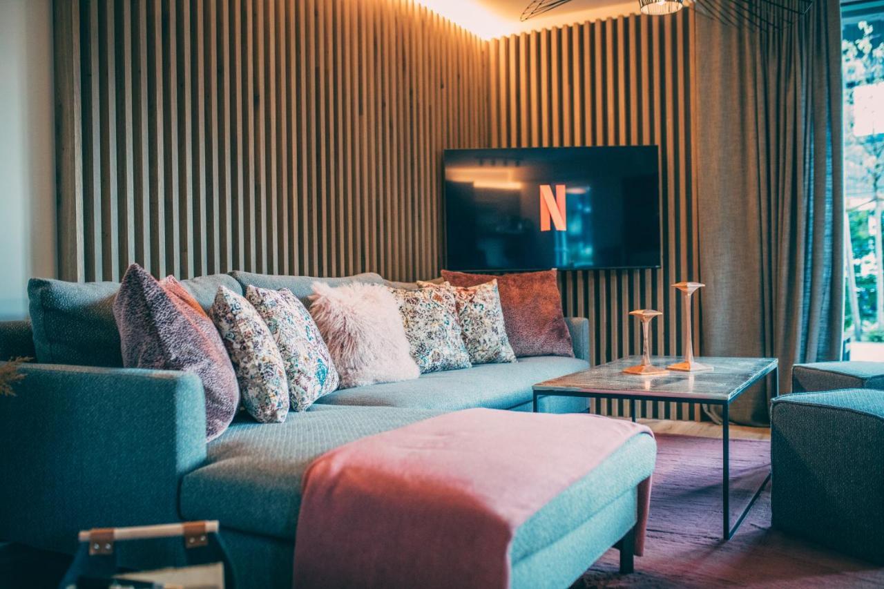 Boutique Chalets Alpi - Private Sauna & Cinema Garmisch-Partenkirchen Exteriör bild